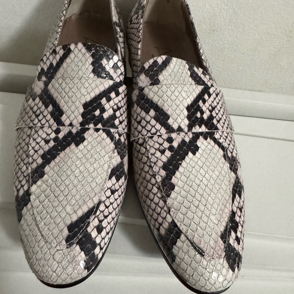 New. AGL Python Animal Print Slip On Loafers in Brown / Cream Size EU 35.5 US 5